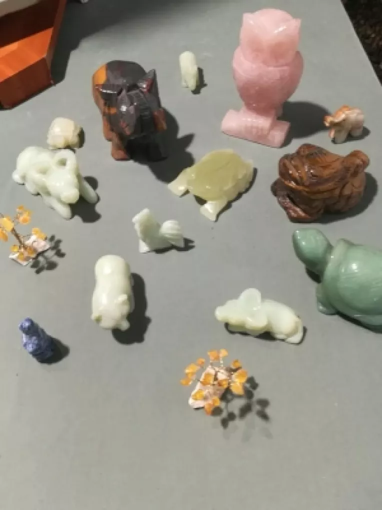 Angela Marincea: Figurine din cristale!