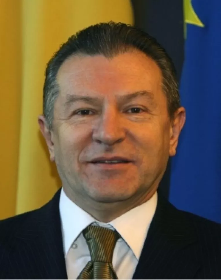 Berceanu il demite pe directorul Aeroportului Otopeni la putin timp dupa ce-l numise in functie