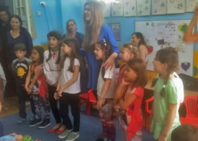 Diana Matei a facut 20 de copii fericiti de 1 Iunie