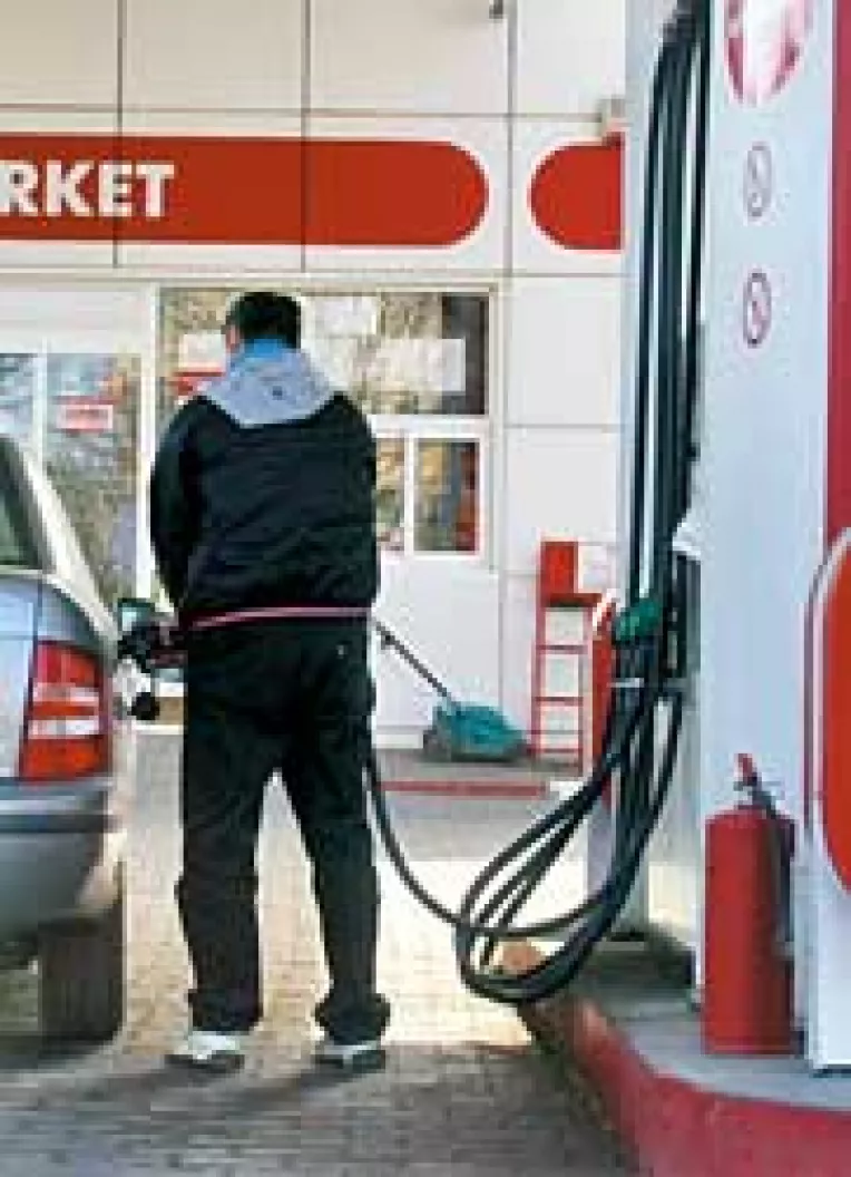 Lukoil are cele mai jegoase si neprimitoare benzinarii