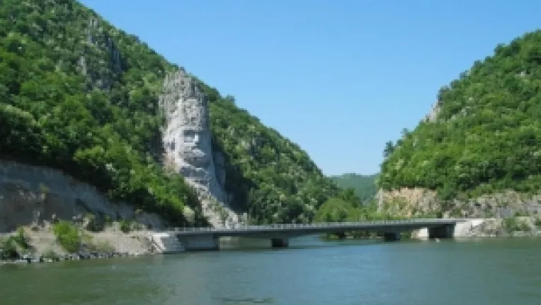 Statuia lui Decebal de la Portile de Fier este cea mai inalta sculptura din Europa