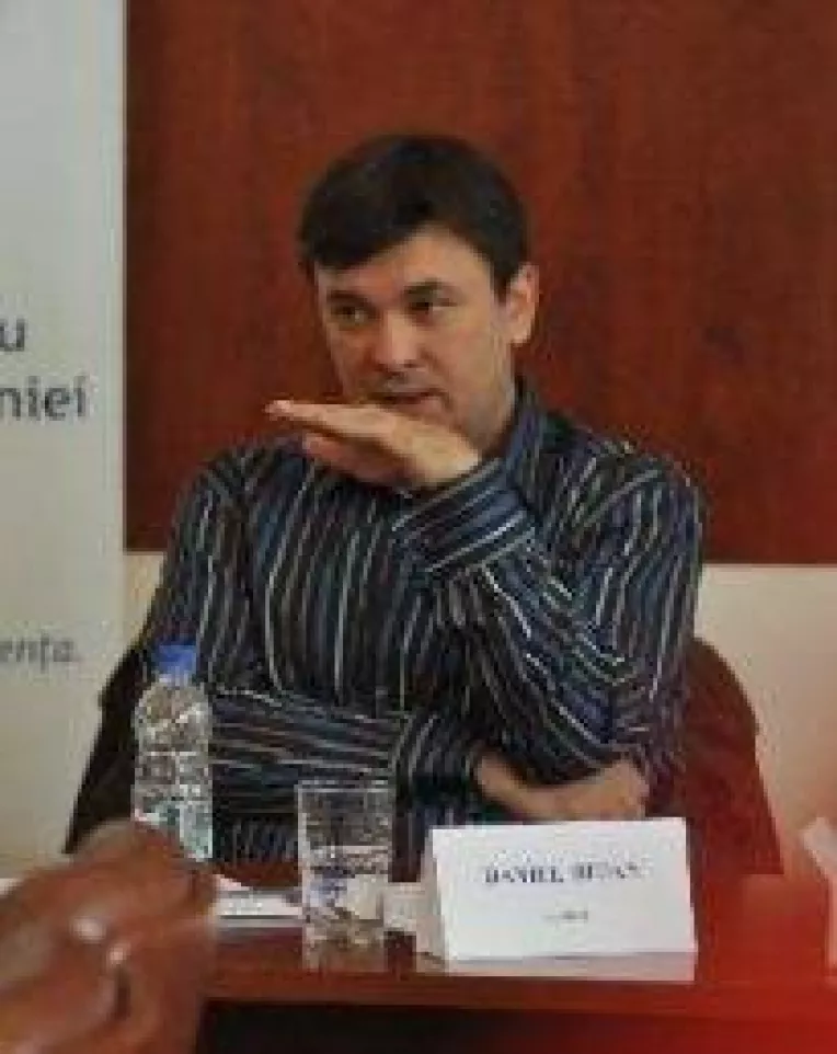 Top blogging : O radiografie realista a politicii romanesti, facuta de bloggerul Daniel Octavian Bejan