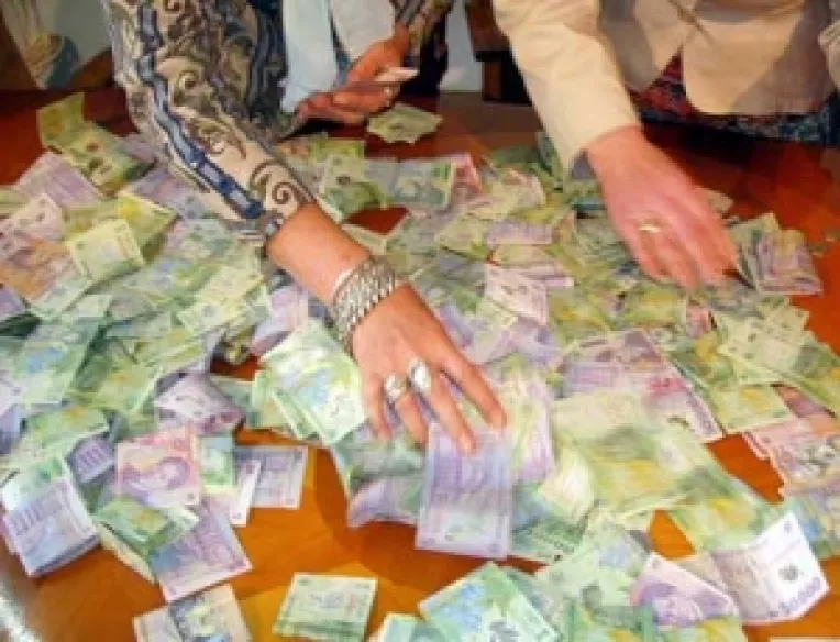 Toti romanii vor fi obligati sa-si declare averea din 2015